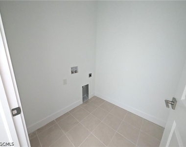 1101 Harold Avenue S - Photo Thumbnail 7