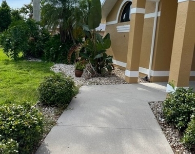 1312 Se 2nd Terrace - Photo Thumbnail 2