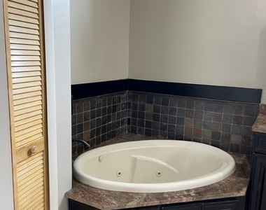 1312 Se 2nd Terrace - Photo Thumbnail 14