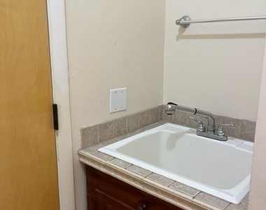 1312 Se 2nd Terrace - Photo Thumbnail 17