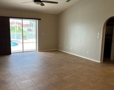 1312 Se 2nd Terrace - Photo Thumbnail 10