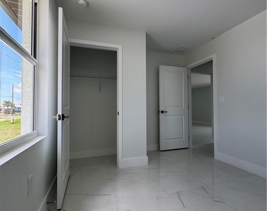 3015 4th Street Sw - Photo Thumbnail 30