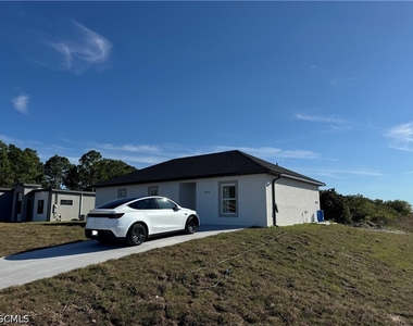3015 4th Street Sw - Photo Thumbnail 2