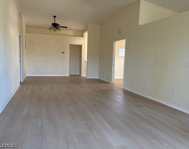 11807 Bayport Lane - Photo Thumbnail 6