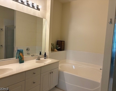 11807 Bayport Lane - Photo Thumbnail 17