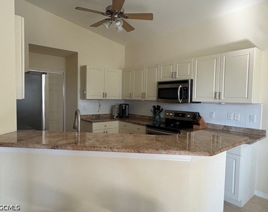 11807 Bayport Lane - Photo Thumbnail 9