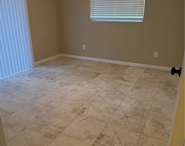 4479 Lakewood Boulevard - Photo Thumbnail 10