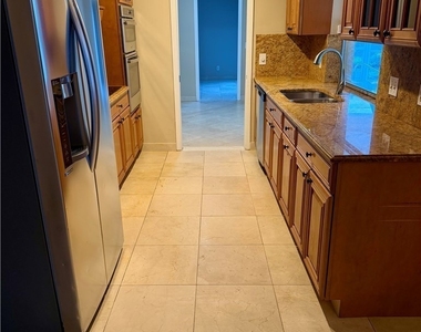 4479 Lakewood Boulevard - Photo Thumbnail 8