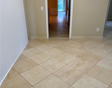 4479 Lakewood Boulevard - Photo Thumbnail 5