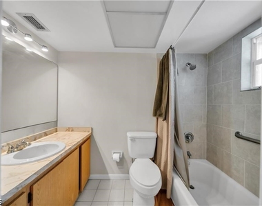 836 Sw Trafalgar Parkway - Photo Thumbnail 12
