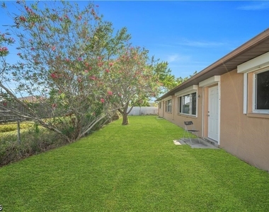 836 Sw Trafalgar Parkway - Photo Thumbnail 15
