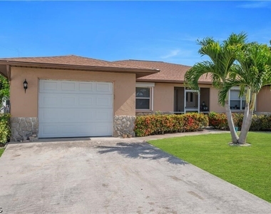 836 Sw Trafalgar Parkway - Photo Thumbnail 1