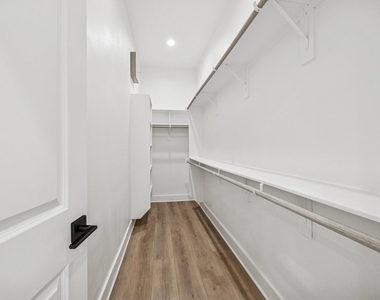 2826 Versailles Oak Lane - Photo Thumbnail 10