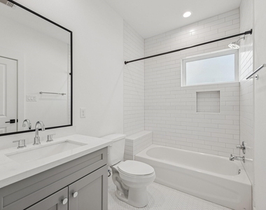 2826 Versailles Oak Lane - Photo Thumbnail 9