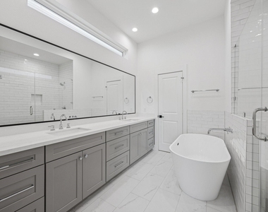 2826 Versailles Oak Lane - Photo Thumbnail 7
