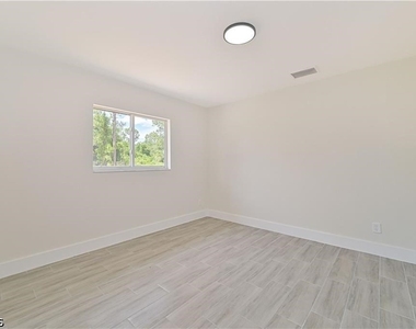 4733 28th Street Sw - Photo Thumbnail 13