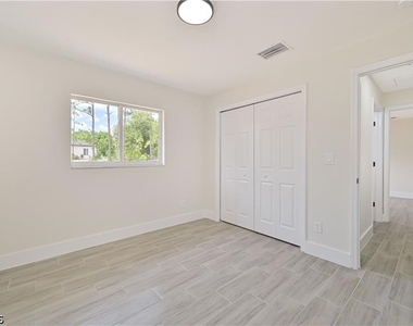4733 28th Street Sw - Photo Thumbnail 11