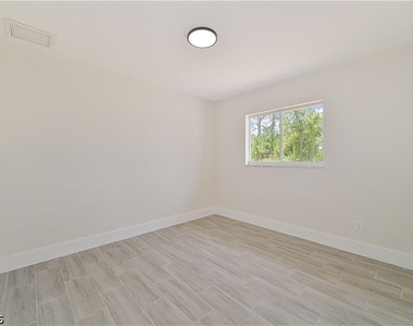 4733 28th Street Sw - Photo Thumbnail 10