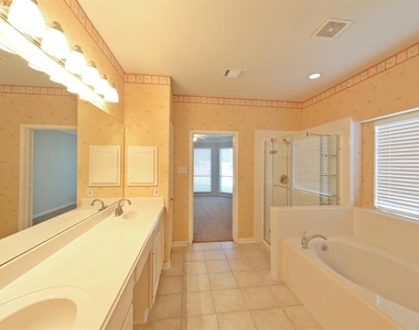 407 Groveton Ridge Lane - Photo Thumbnail 13