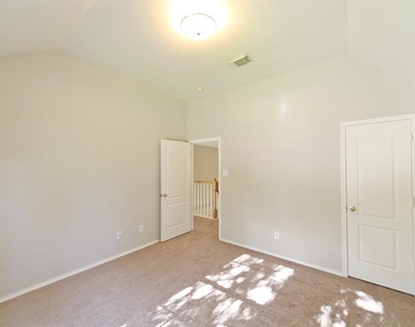 407 Groveton Ridge Lane - Photo Thumbnail 18