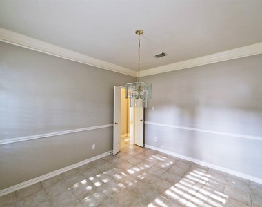 407 Groveton Ridge Lane - Photo Thumbnail 8