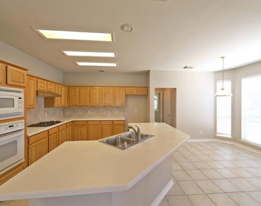 407 Groveton Ridge Lane - Photo Thumbnail 9