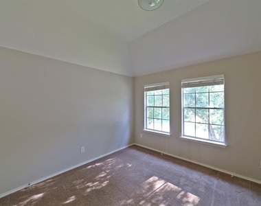 407 Groveton Ridge Lane - Photo Thumbnail 20