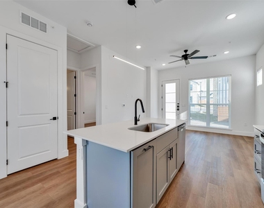 1601-614 Mustang Drive - Photo Thumbnail 8