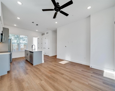 1601-614 Mustang Drive - Photo Thumbnail 4