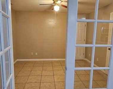 4316 9th Street W - Photo Thumbnail 3
