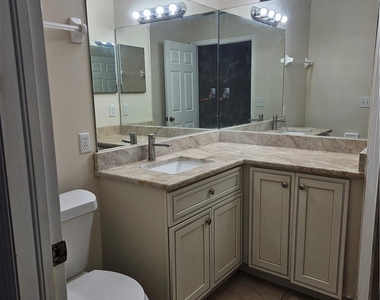 4316 9th Street W - Photo Thumbnail 8
