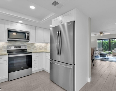 16380 Dublin Circle - Photo Thumbnail 6