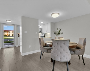 16380 Dublin Circle - Photo Thumbnail 8