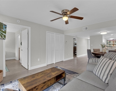 16380 Dublin Circle - Photo Thumbnail 11