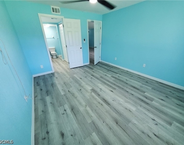 1055 Palm Avenue - Photo Thumbnail 18
