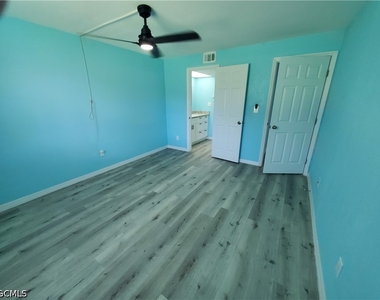 1055 Palm Avenue - Photo Thumbnail 17
