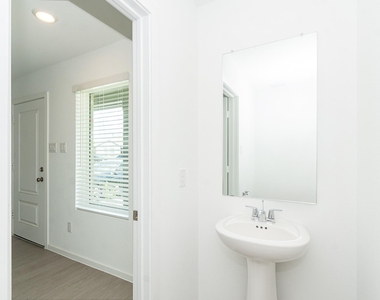 12819 Ivy Creek Ct - Photo Thumbnail 3