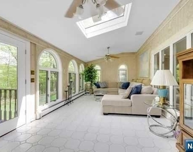 60 Ivy - Photo Thumbnail 25
