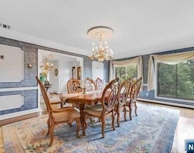 60 Ivy - Photo Thumbnail 10
