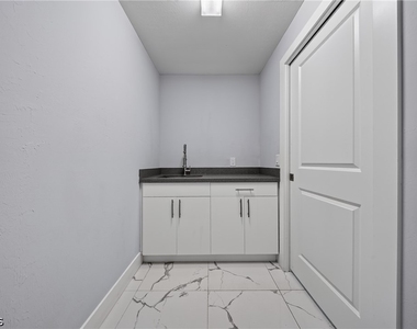 738 Sunrirse Boulevard - Photo Thumbnail 22