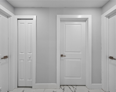 738 Sunrirse Boulevard - Photo Thumbnail 17