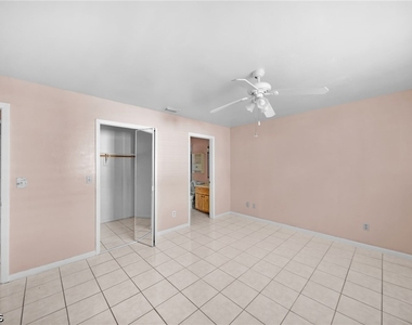 517 Se 23rd Place - Photo Thumbnail 10