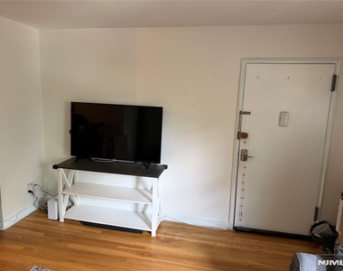 237 Johnson - Photo Thumbnail 2