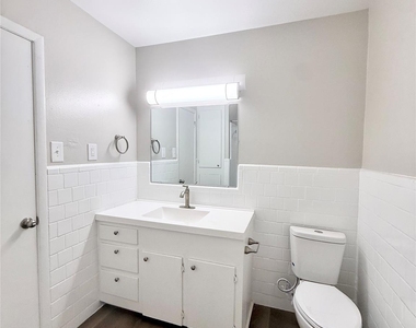 500 Willow Drive - Photo Thumbnail 13