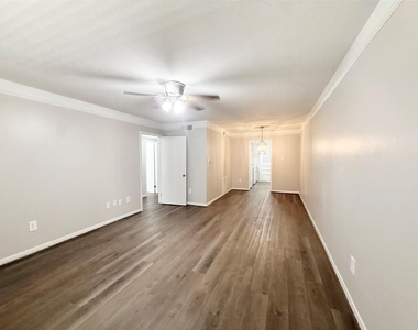 500 Willow Drive - Photo Thumbnail 2
