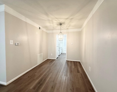 500 Willow Drive - Photo Thumbnail 4
