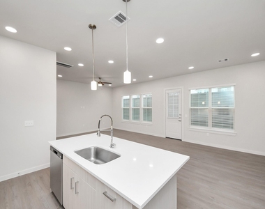 7411 Leighton Meadow Lane - Photo Thumbnail 10