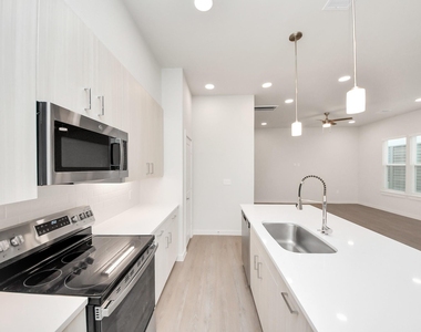 7411 Leighton Meadow Lane - Photo Thumbnail 12