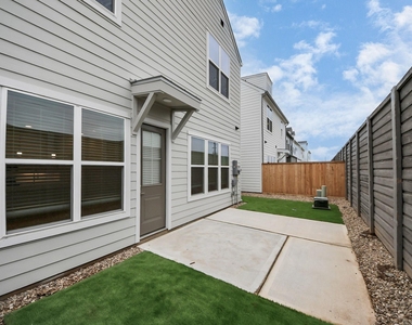 7411 Leighton Meadow Lane - Photo Thumbnail 4