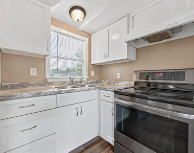 33618 Falcon Spring Street - Photo Thumbnail 20